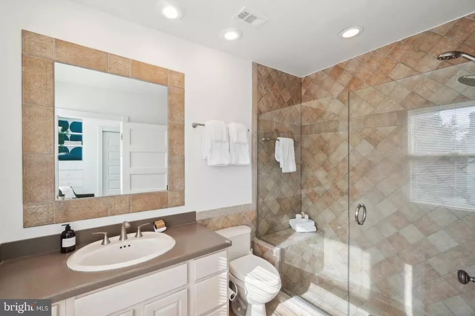 Bath - 2434 Tunlaw Rd NW, Washington, DC 20007 photo 1 of 3