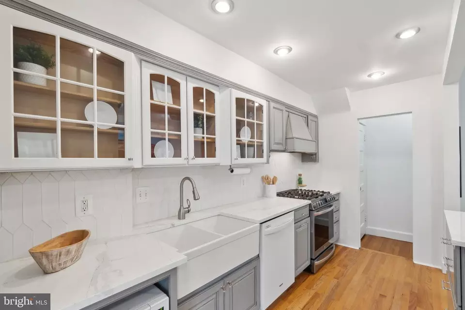 Kitchen - 2434 Tunlaw Rd NW, Washington, DC 20007 photo 3 of 3