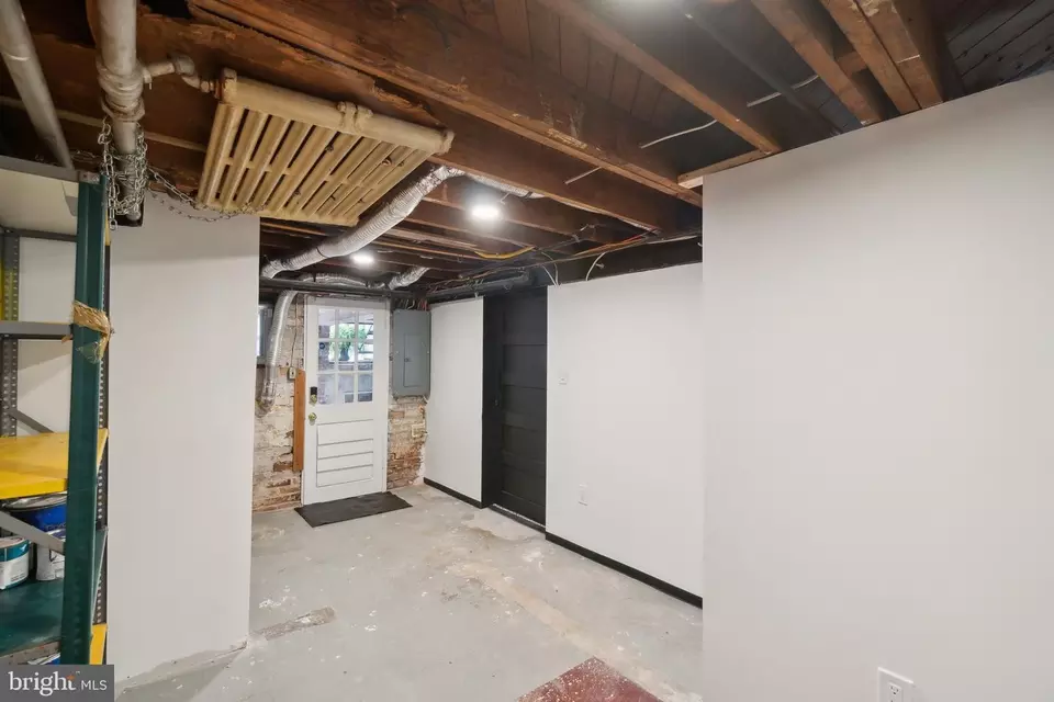 Entry Way - 2434 Tunlaw Rd NW, Washington, DC 20007 photo 5 of 5