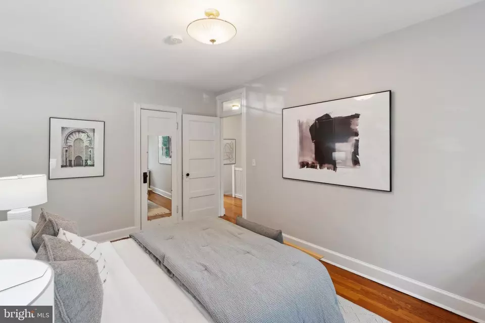 Bedroom - 2434 Tunlaw Rd NW, Washington, DC 20007 photo 8 of 9