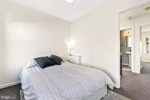 Bedroom - 704 I St SE, Washington, DC 20003 photo 5 of 8