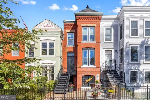 704 I St SE, Washington, DC 20003