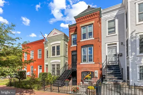 Exterior - 704 I St SE, Washington, DC 20003 photo 2 of 2