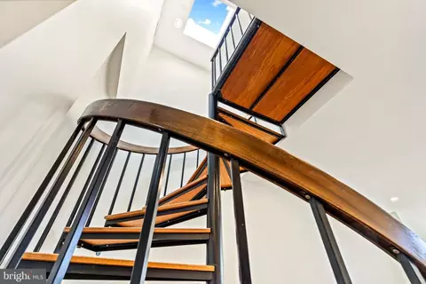 Entry Way - 704 I St SE, Washington, DC 20003 photo 2 of 4