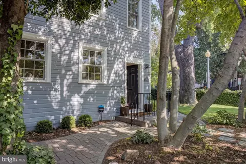 822 G St SE, Washington, DC 20003