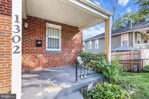 1302 44th Pl SE, Washington, DC 20019