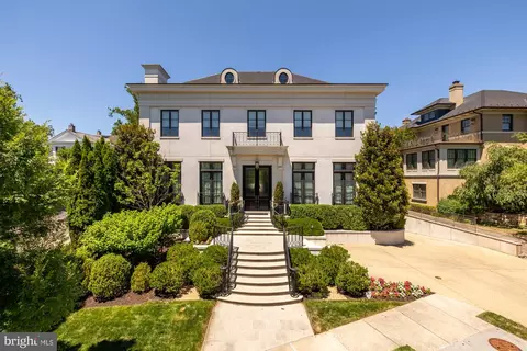 2109 Dunmore Ln NW, Washington, DC 20007