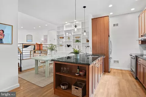 141 12th St NE #17, Washington, DC 20002