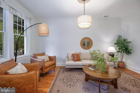 1329 E St SE, Washington, DC 20003 photo 5