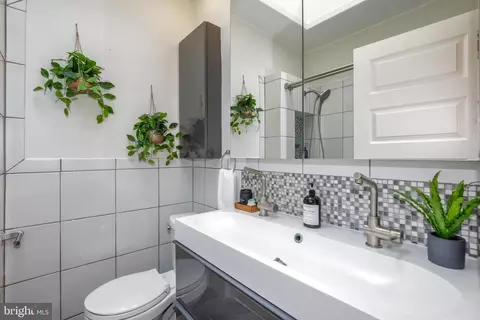 1329 E St SE, Washington, DC 20003 photo 35