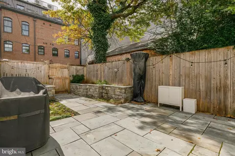 1329 E St SE, Washington, DC 20003 photo 42