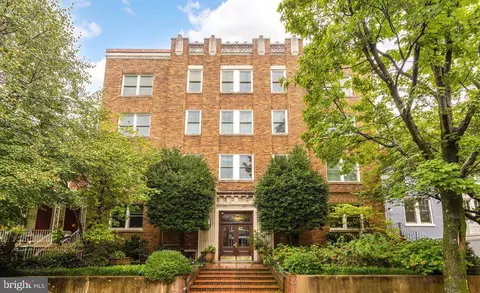 317 10th St NE #19, Washington, DC 20002