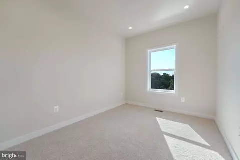 Bedroom - 2514 Elvans Rd SE, Washington, DC 20020 photo 1 of 4