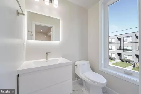 Bath - 2514 Elvans Rd SE, Washington, DC 20020 photo 1 of 5