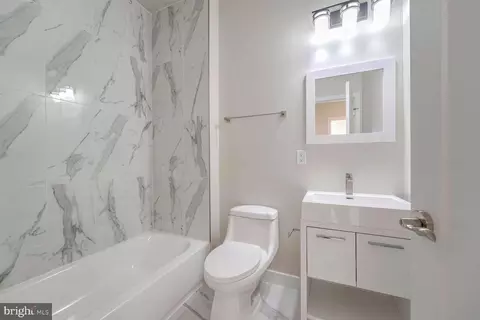 Bath - 2514 Elvans Rd SE, Washington, DC 20020 photo 2 of 5