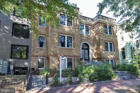 317 3rd St SE #12, Washington, DC 20003