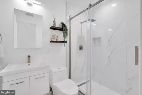 Bath - 317 3rd St SE #12, Washington, DC 20003 photo 2 of 4