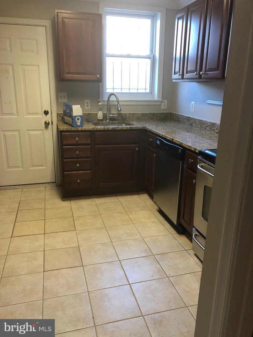 152 R St NE, Washington, DC 20002 photo 6