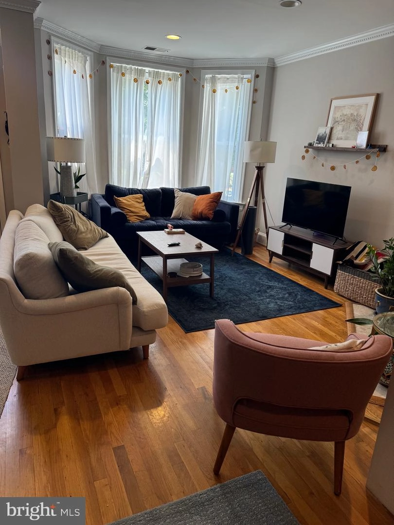 152 R St NE, Washington, DC 20002 photo 2