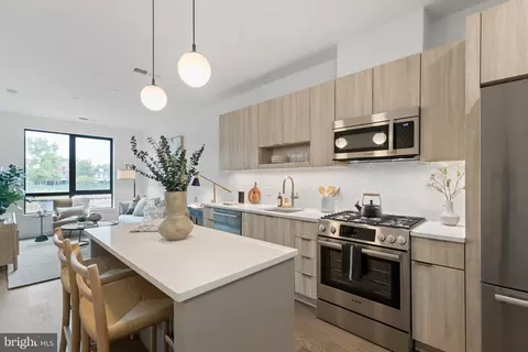 7175 12th St NW #218, Washington, DC 20012