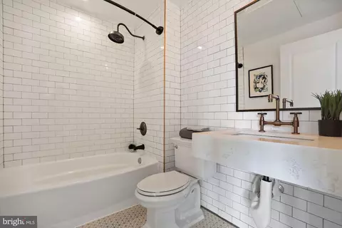 Bath - 1402 H St NE #307, Washington, DC 20002 photo 1 of 2