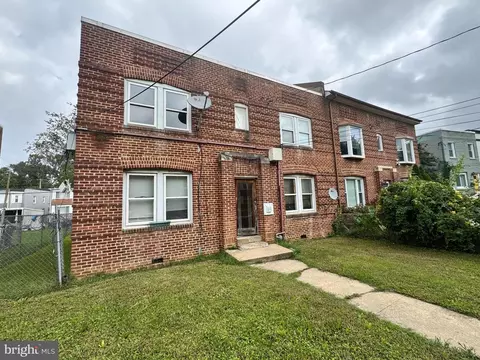 242 Oakwood St SE, Washington, DC 20032