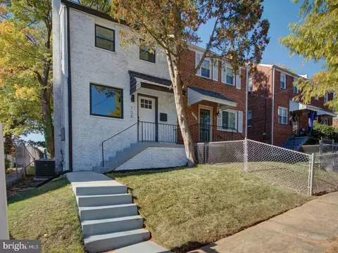 709 Chaplin St SE, Washington, DC 20019