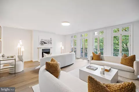 Living - 2120 Bancroft Pl NW, Washington, DC 20008 photo 4 of 4
