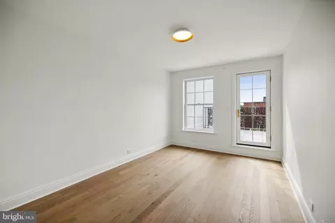 Bedroom - 2120 Bancroft Pl NW, Washington, DC 20008 photo 3 of 4