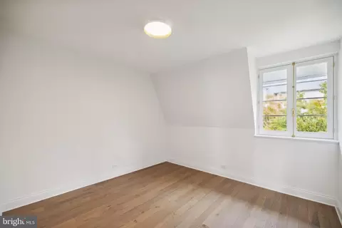 Bedroom - 2120 Bancroft Pl NW, Washington, DC 20008 photo 2 of 4