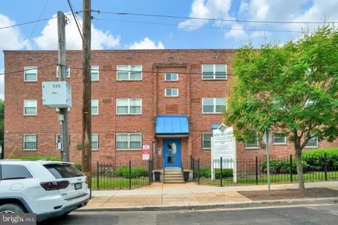2900 Pomeroy SE #101, Washington, DC 20020