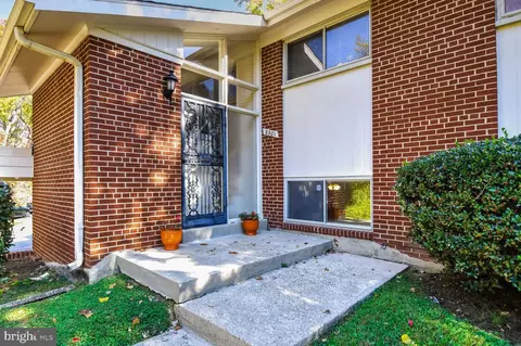 8301 E Beach Dr NW, Washington, DC 20012 photo 4