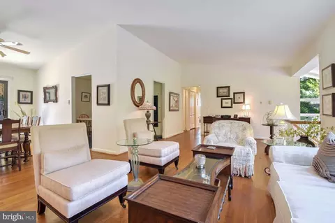 8301 E Beach Dr NW, Washington, DC 20012 photo 11