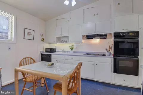 8301 E Beach Dr NW, Washington, DC 20012 photo 15