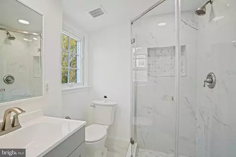 Bath - 4410 Volta Pl NW, Washington, DC 20007 photo 4 of 5