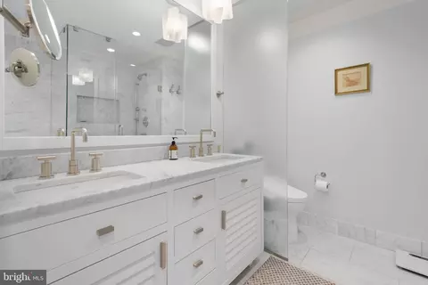 Bath - 3924 Georgetown Ct NW, Washington, DC 20007 photo 3 of 4