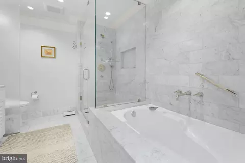 Bath - 3924 Georgetown Ct NW, Washington, DC 20007 photo 4 of 4