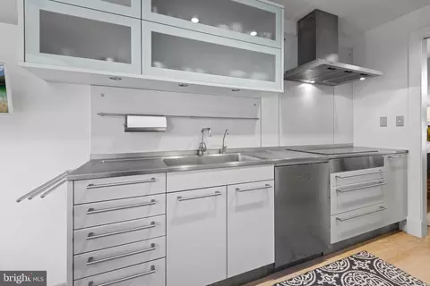 Kitchen - 3924 Georgetown Ct NW, Washington, DC 20007 photo 2 of 2
