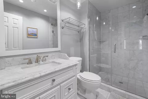 Bath - 3924 Georgetown Ct NW, Washington, DC 20007 photo 2 of 4