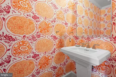 Bath - 3924 Georgetown Ct NW, Washington, DC 20007 photo 1 of 4