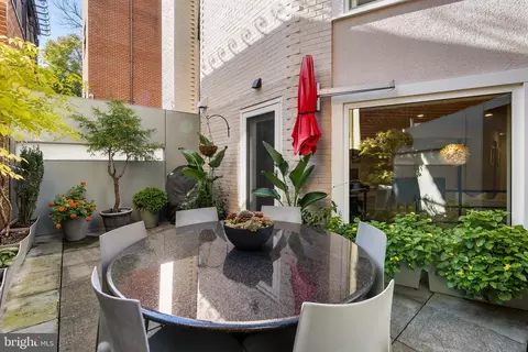 Exterior - 2102 R St NW, Washington, DC 20008 photo 4 of 8