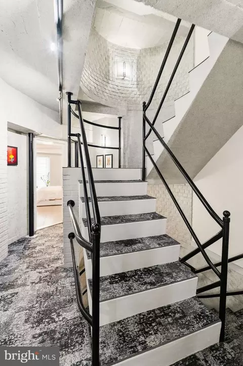 Entry Way - 2102 R St NW, Washington, DC 20008 photo 4 of 8