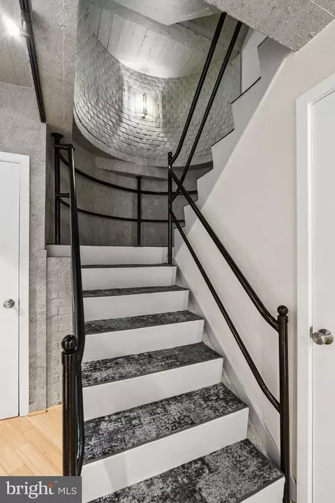 Entry Way - 2102 R St NW, Washington, DC 20008 photo 2 of 8