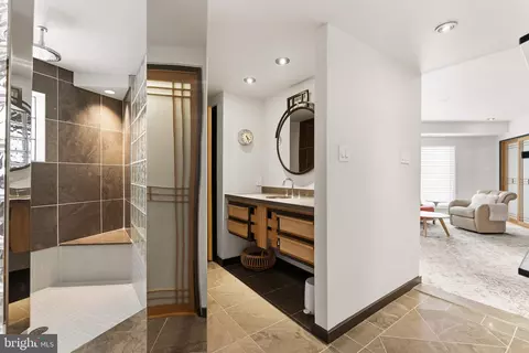 Entry Way - 2102 R St NW, Washington, DC 20008 photo 7 of 8