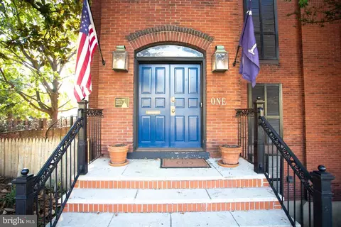 1 D St SE, Washington, DC 20003 photo 2