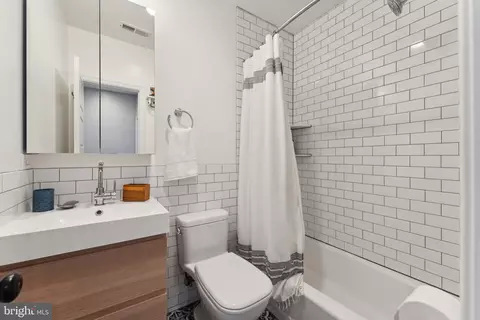 Bath - 1142 4th St NE, Washington, DC 20002 photo 3 of 4