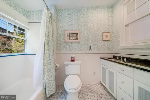 Bath - 2038 37th St NW, Washington, DC 20007 photo 2 of 5