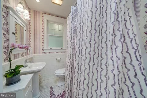 Bath - 2038 37th St NW, Washington, DC 20007 photo 4 of 5