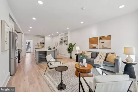 541 Irving St NW #1, Washington, DC 20010