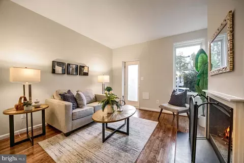 Living - 719 4th St NE, Washington, DC 20002 photo 2 of 3